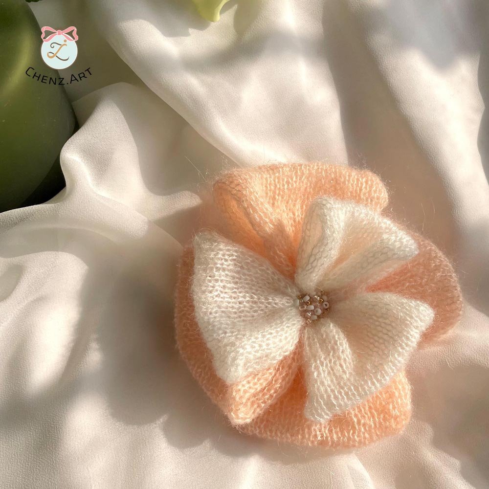 You are currently viewing Knitted Brooch Flower